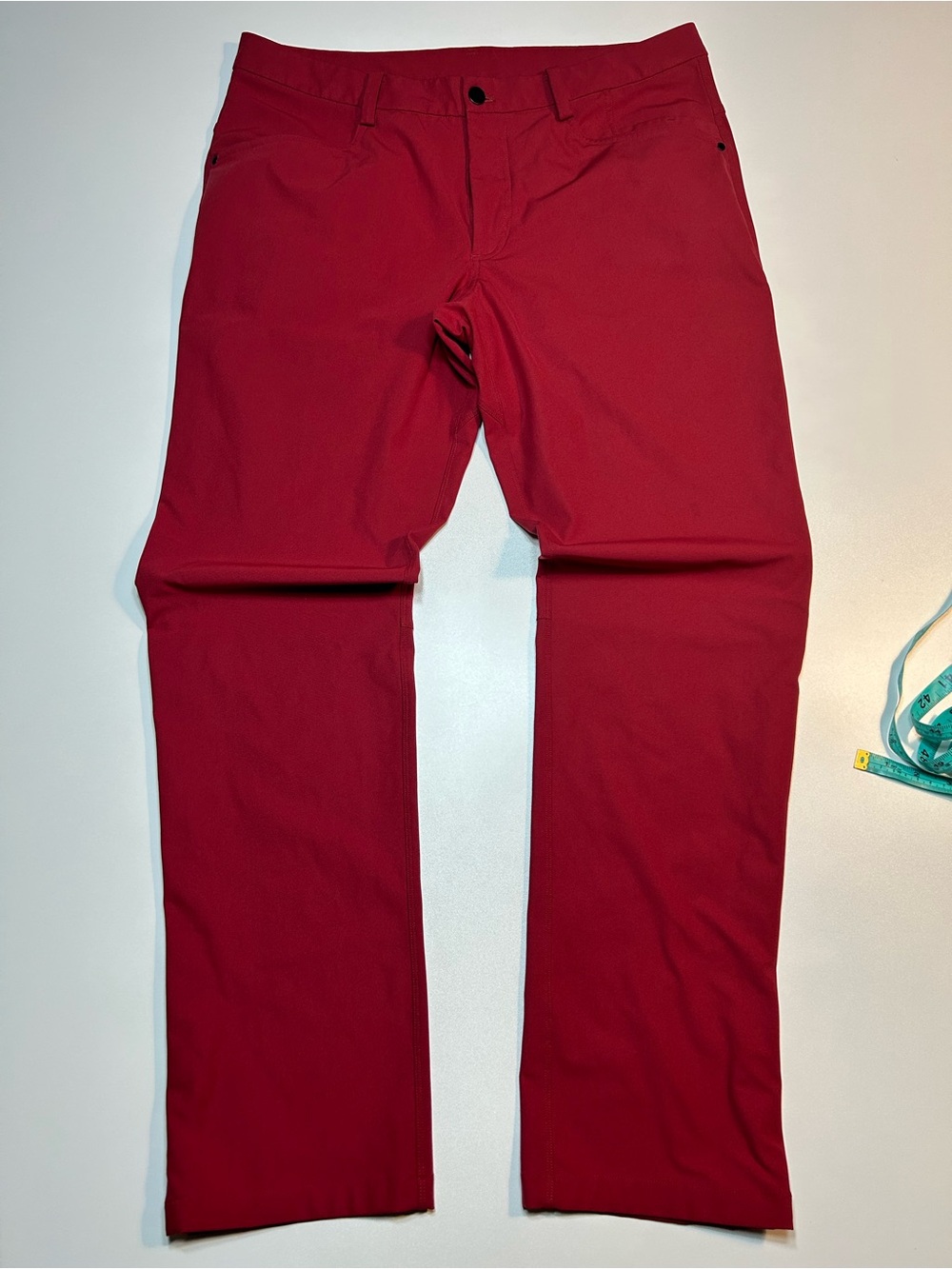 Lululemon Red Commission ABC Slim Fit Chino Trouser Golf Pants Warpstreme